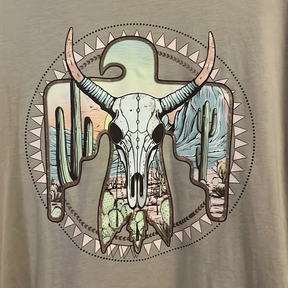 NWT Bella Canvas Boho Tee - Picture 2 of 2